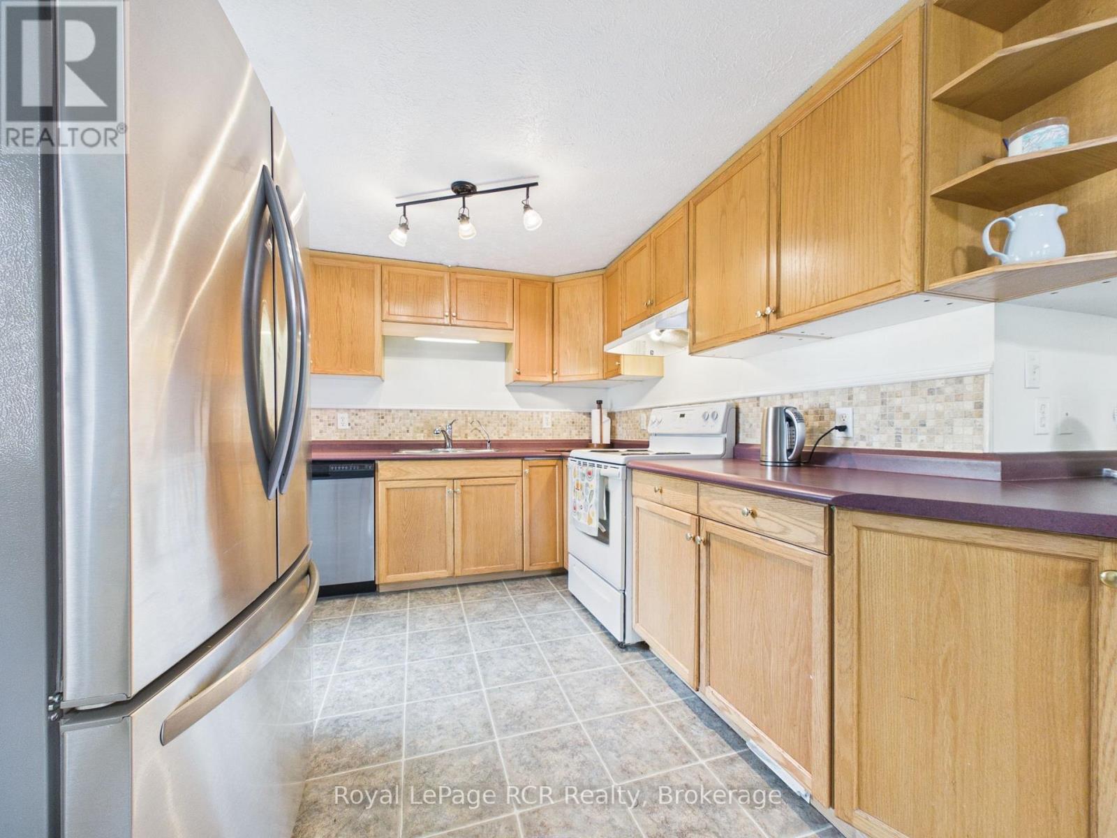 2055 Princess Street S Property Photo 15