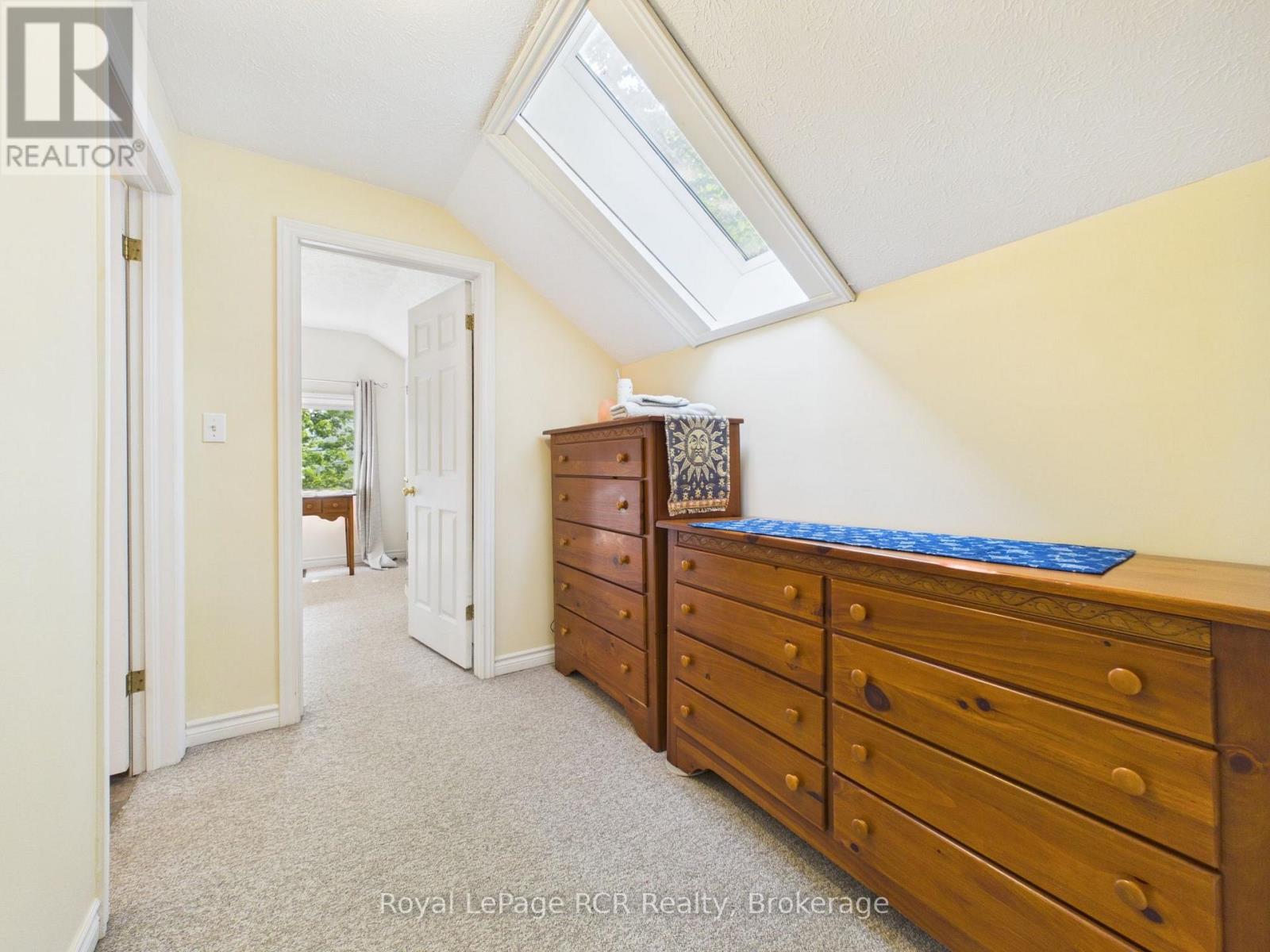 2055 Princess Street S Property Photo 23