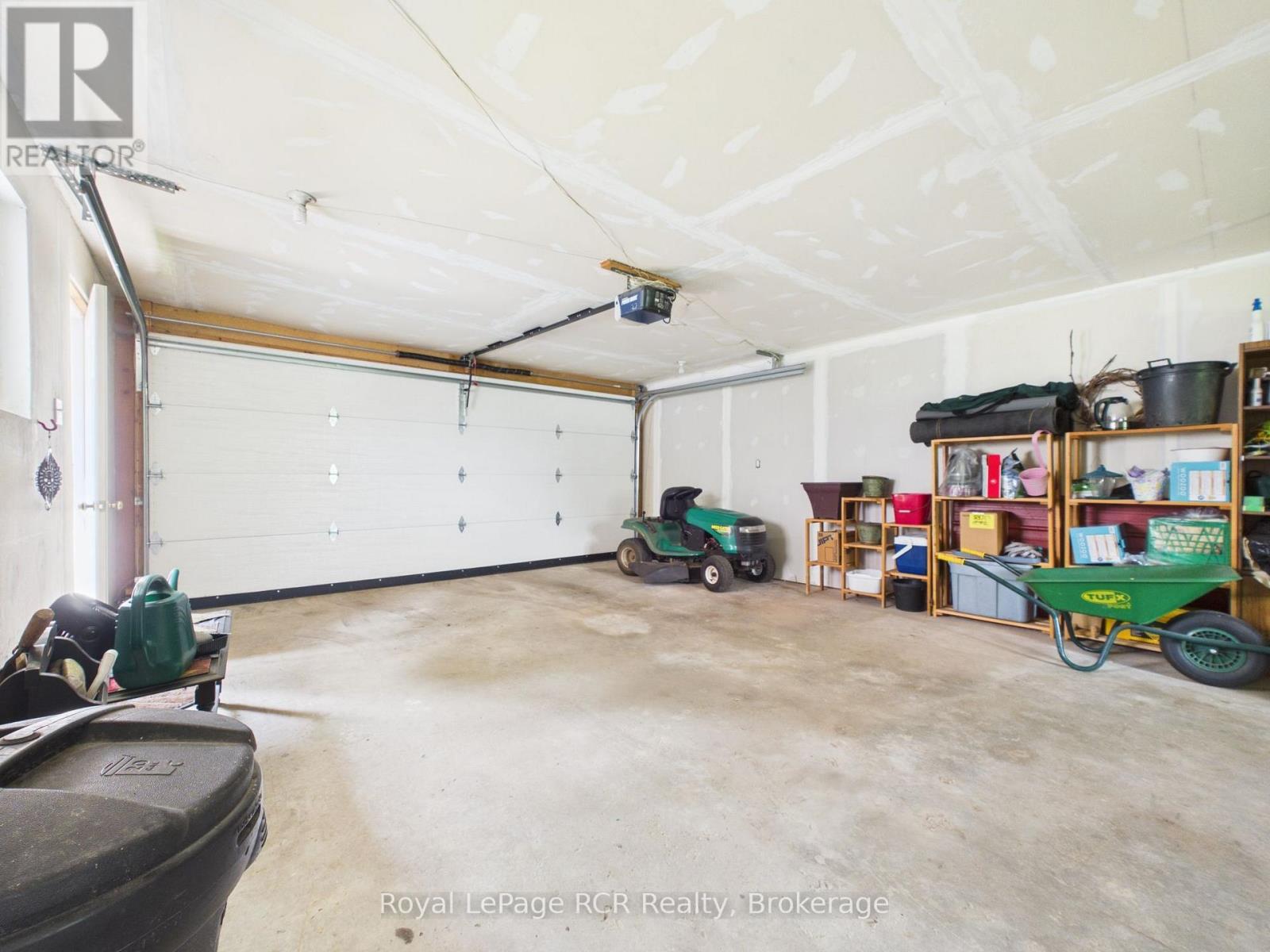 2055 Princess Street S Property Photo 28