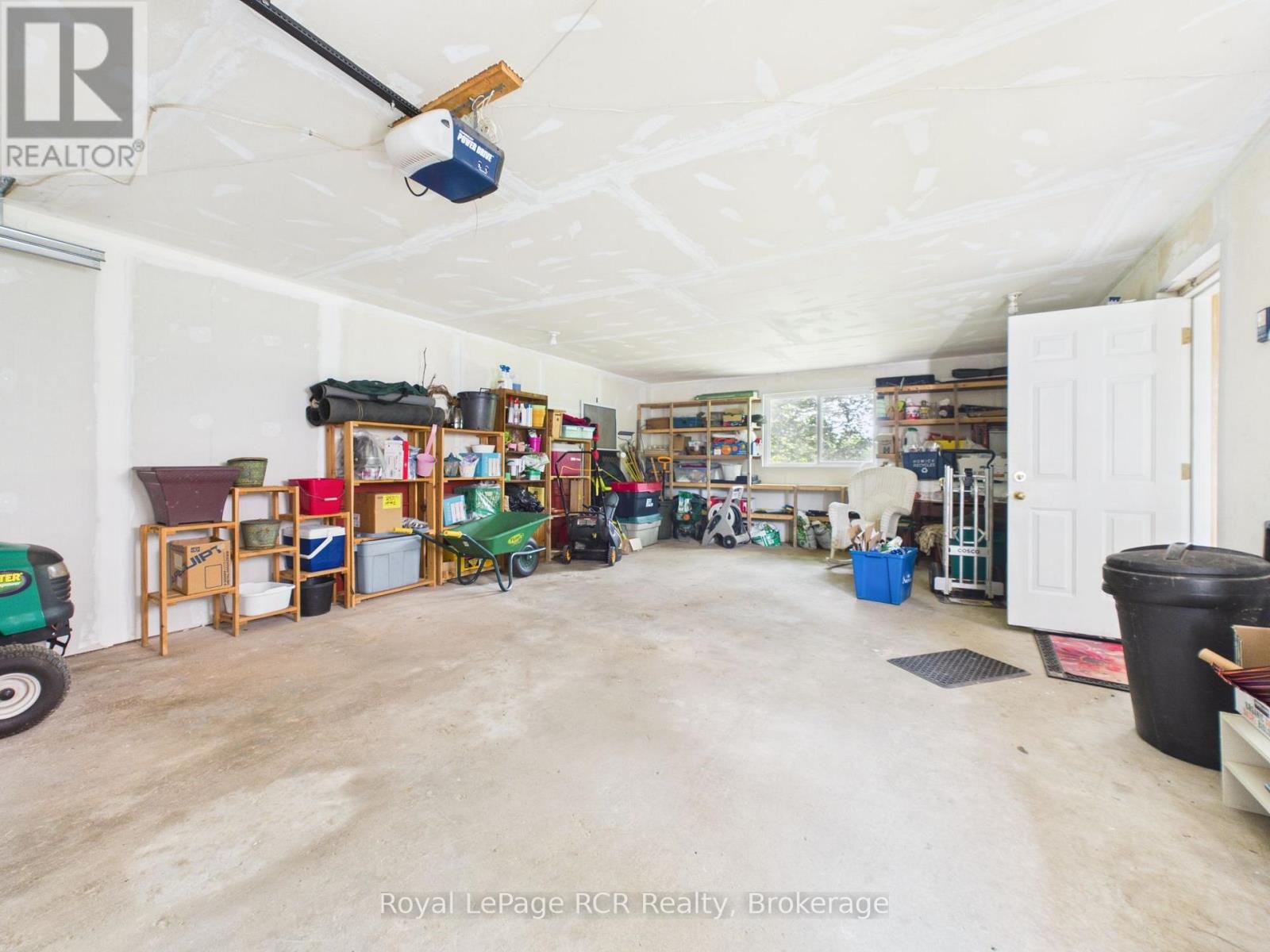 2055 Princess Street S Property Photo 29