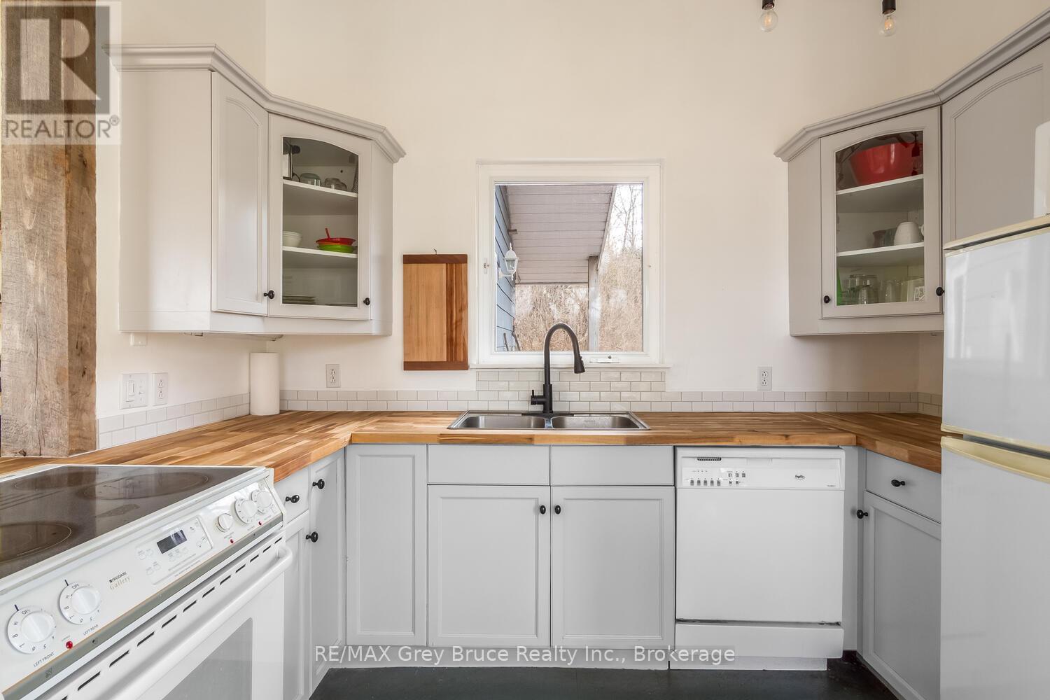 65 Lawrence Road Property Photo 11