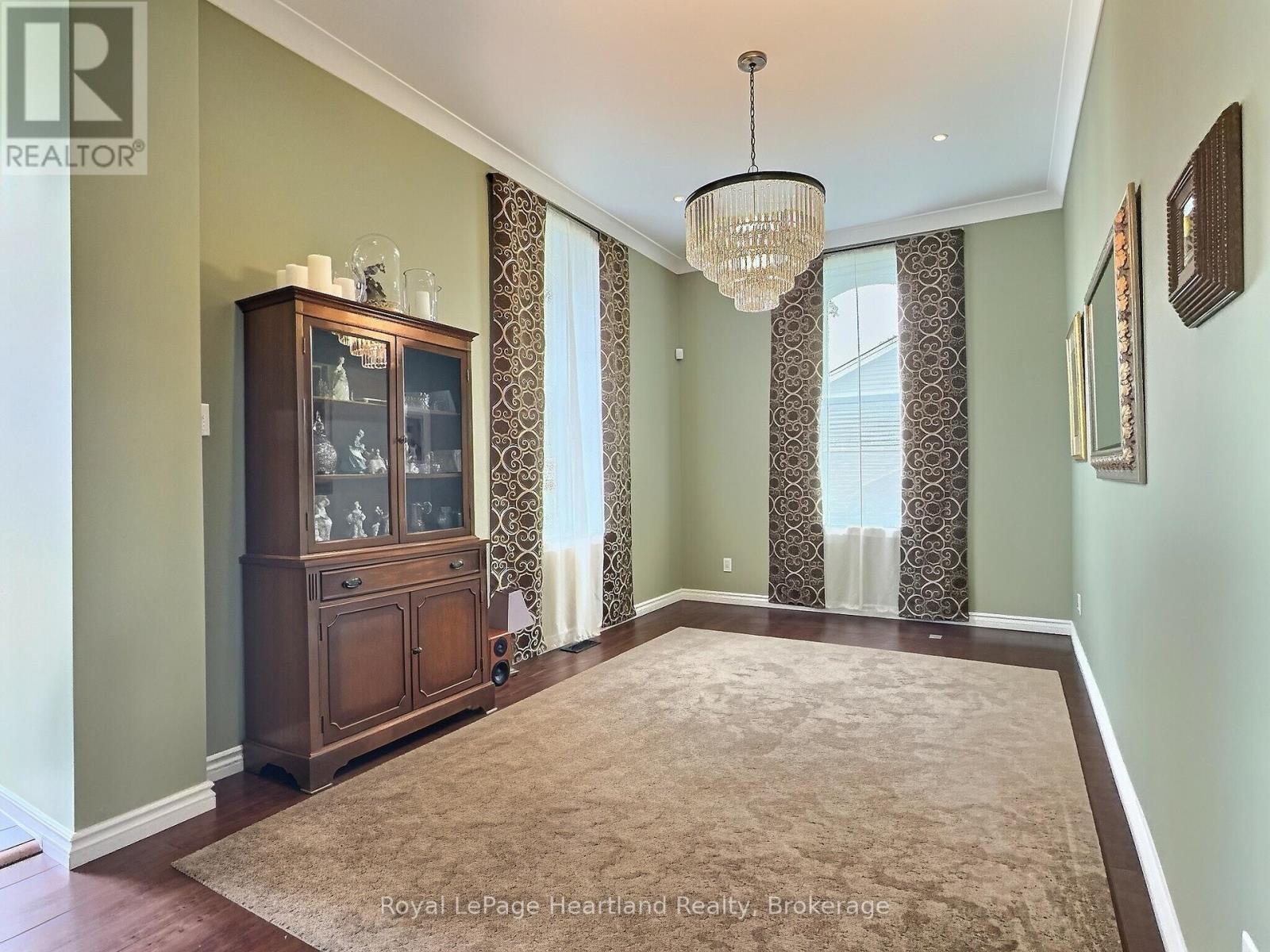 425 William Street Property Photo 9