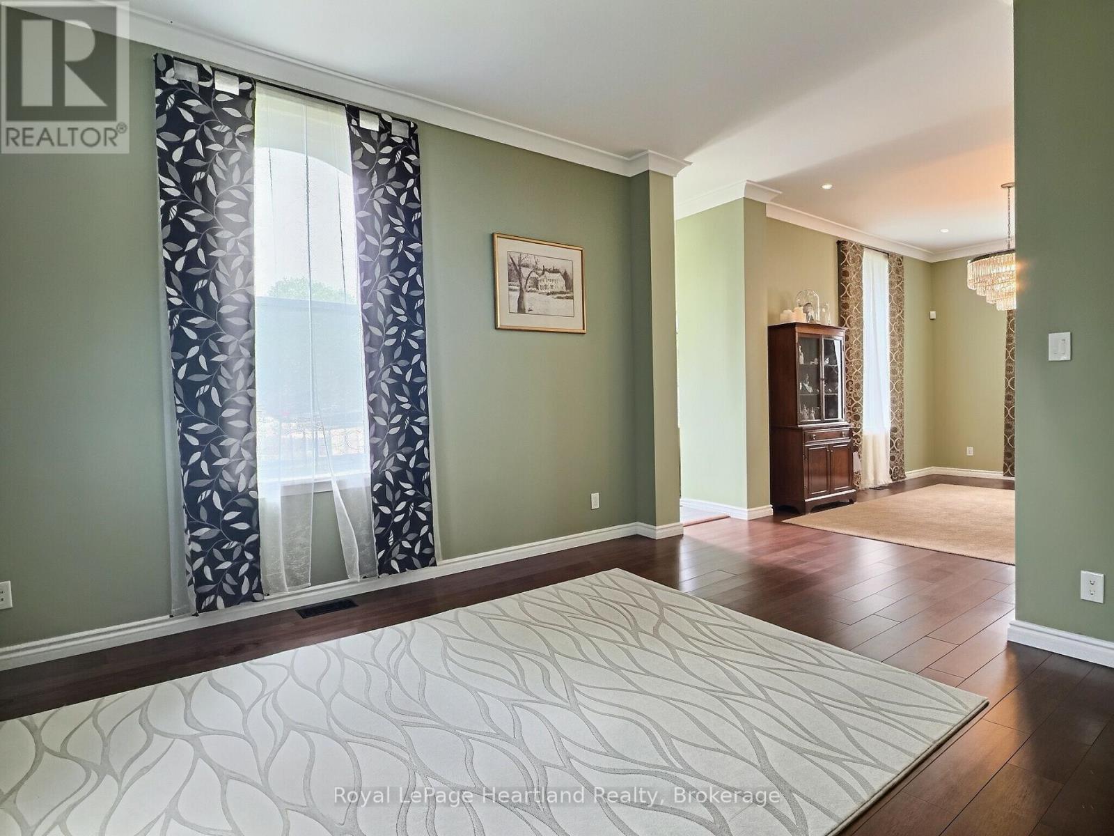 425 William Street Property Photo 11
