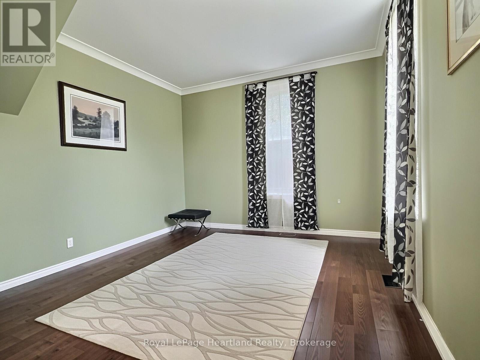 425 William Street Property Photo 12