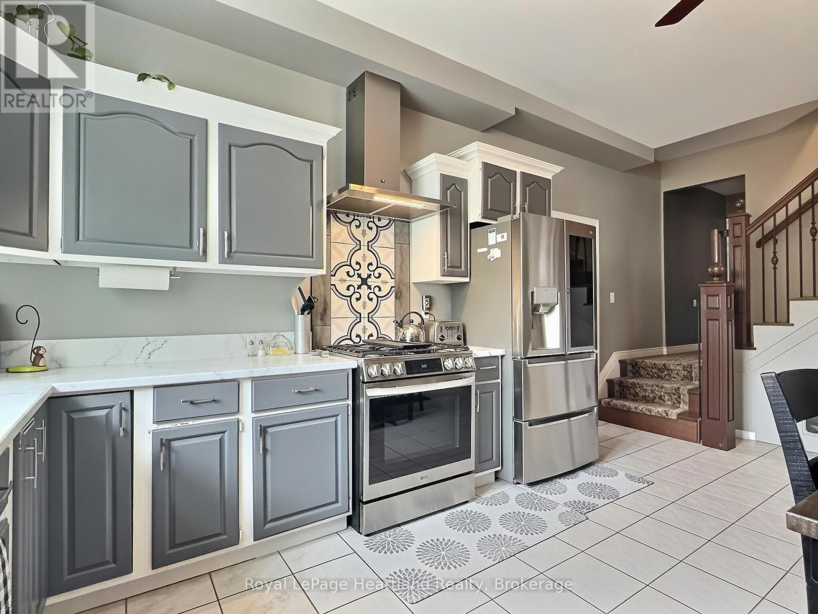425 William Street Property Photo 15