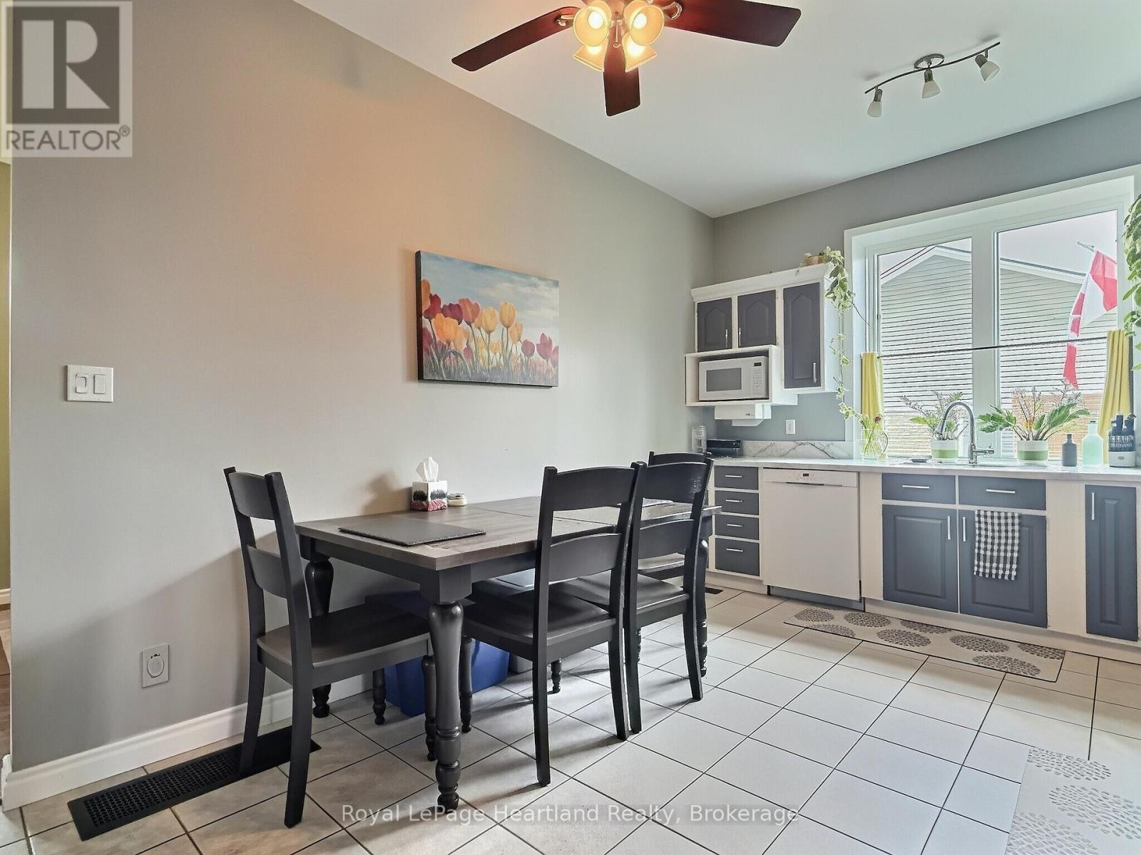 425 William Street Property Photo 16