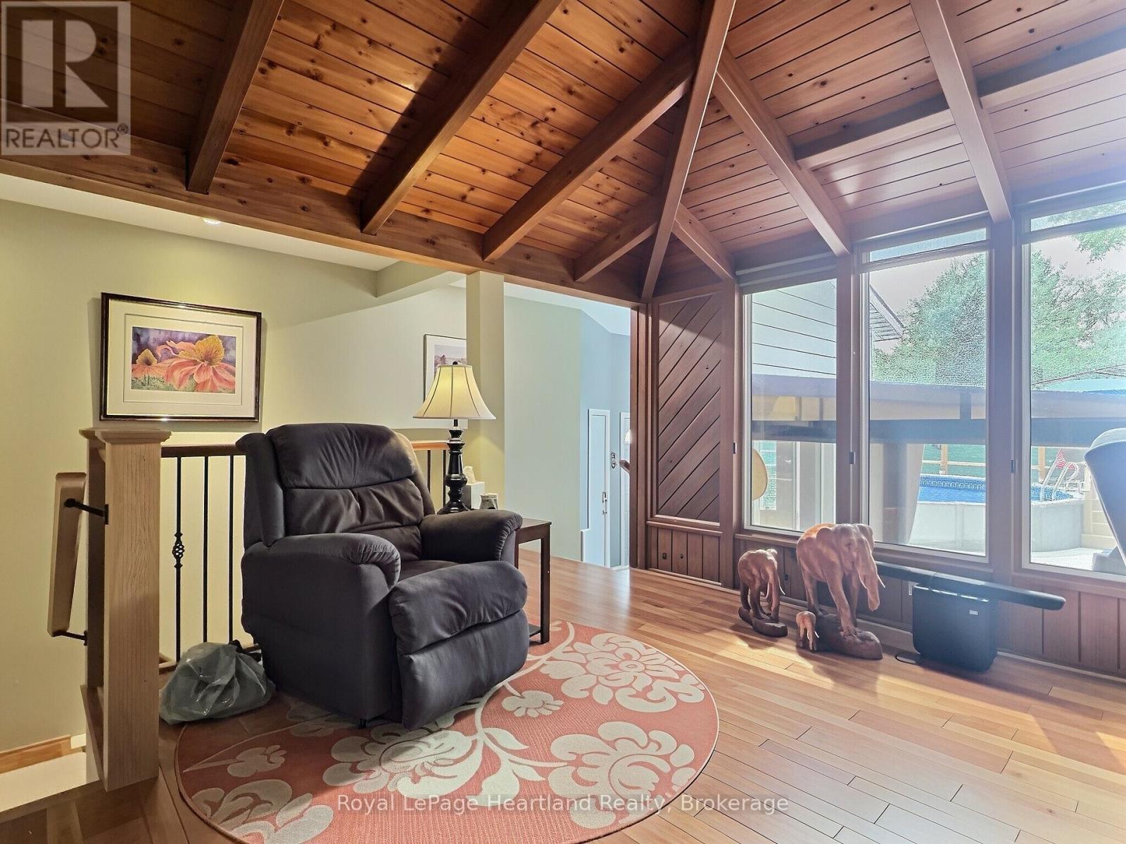 425 William Street Property Photo 20