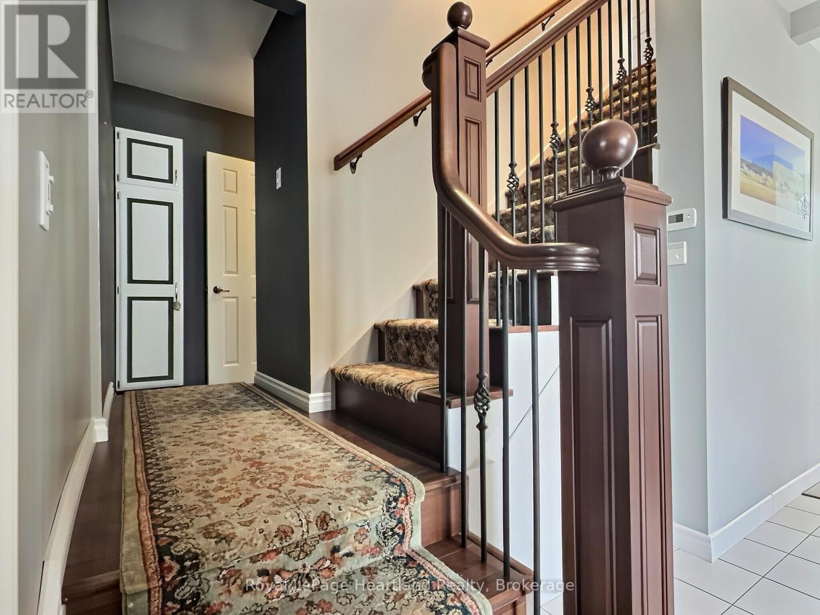 425 William Street Property Photo 22