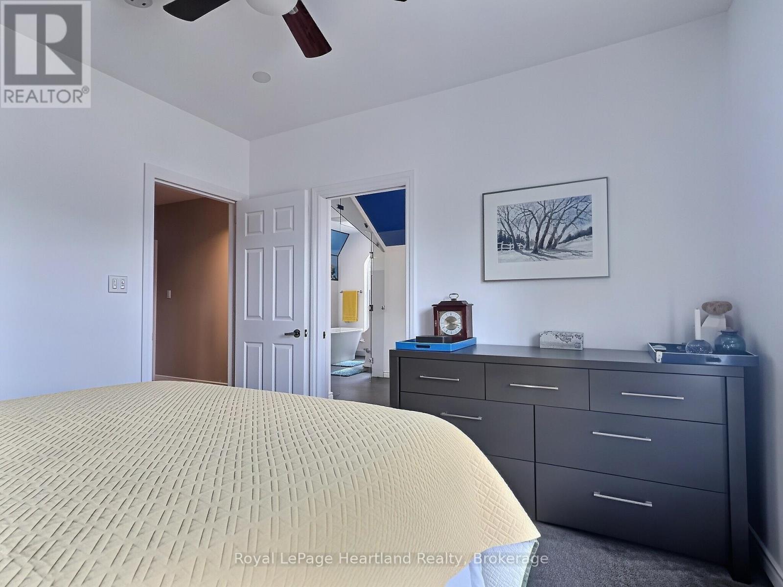 425 William Street Property Photo 30
