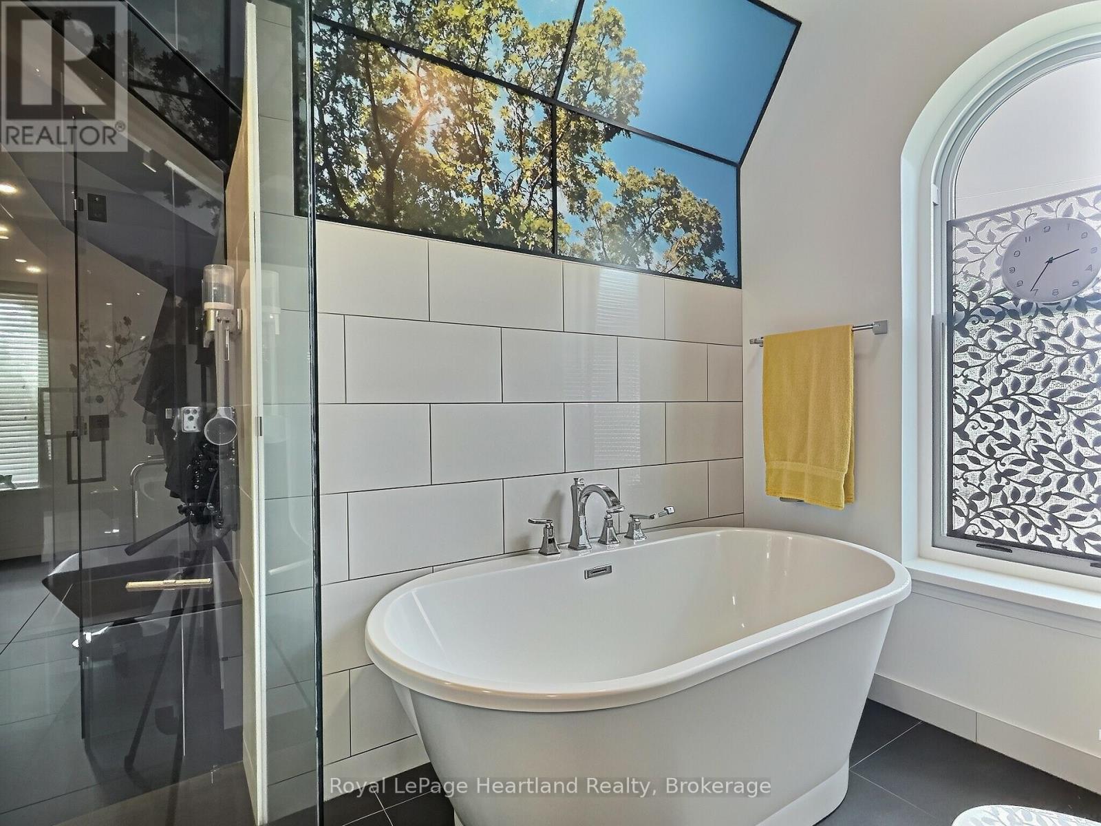 425 William Street Property Photo 34