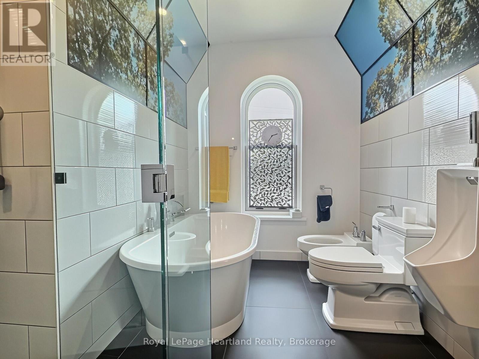 425 William Street Property Photo 35