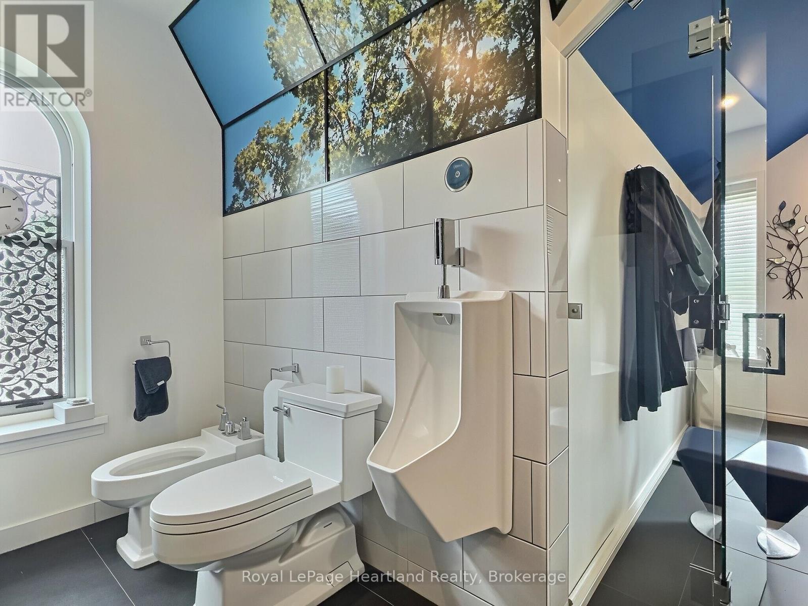 425 William Street Property Photo 36