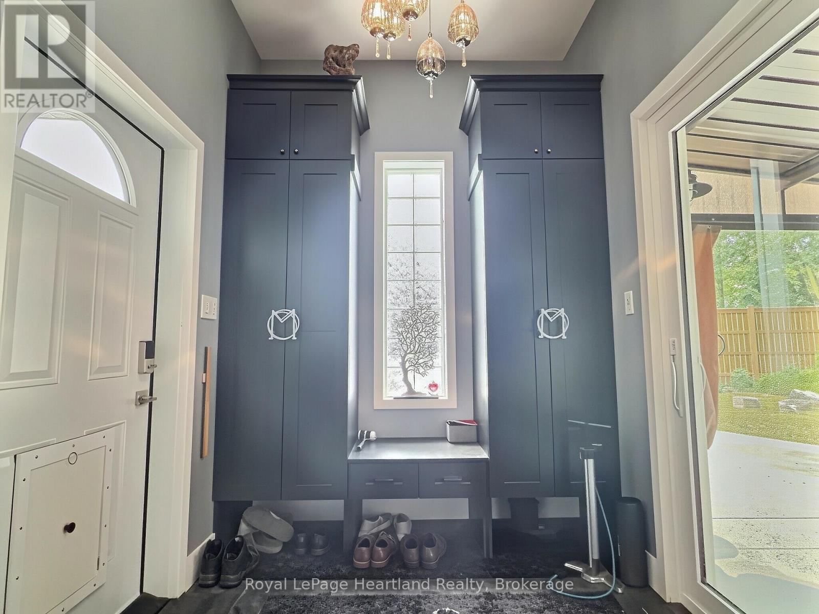 425 William Street Property Photo 41
