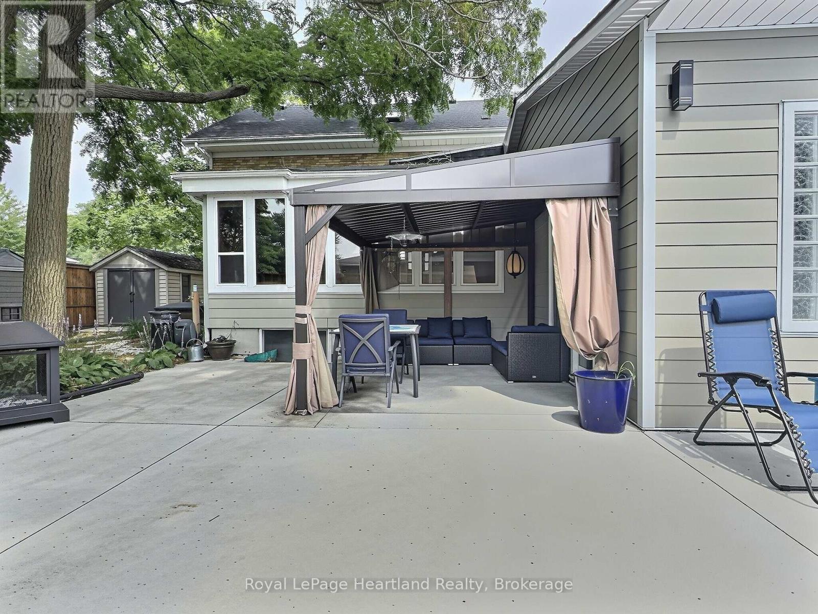 425 William Street Property Photo 47