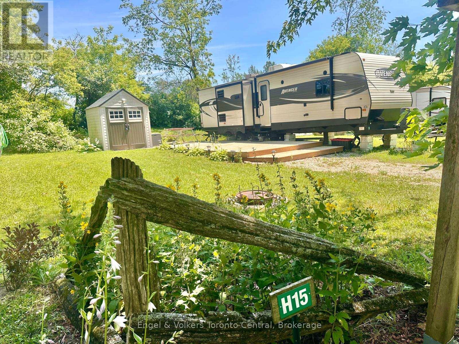 H 15 - 7489 Sideraod 5 E Property Photo 2