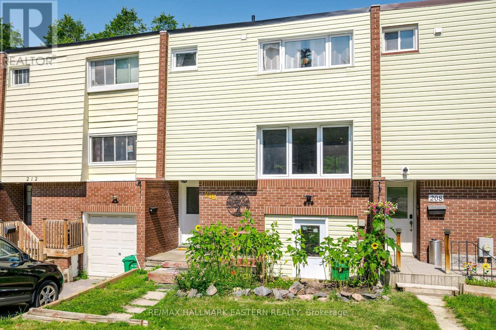 210 Maxwell Avenue Property Photo 1