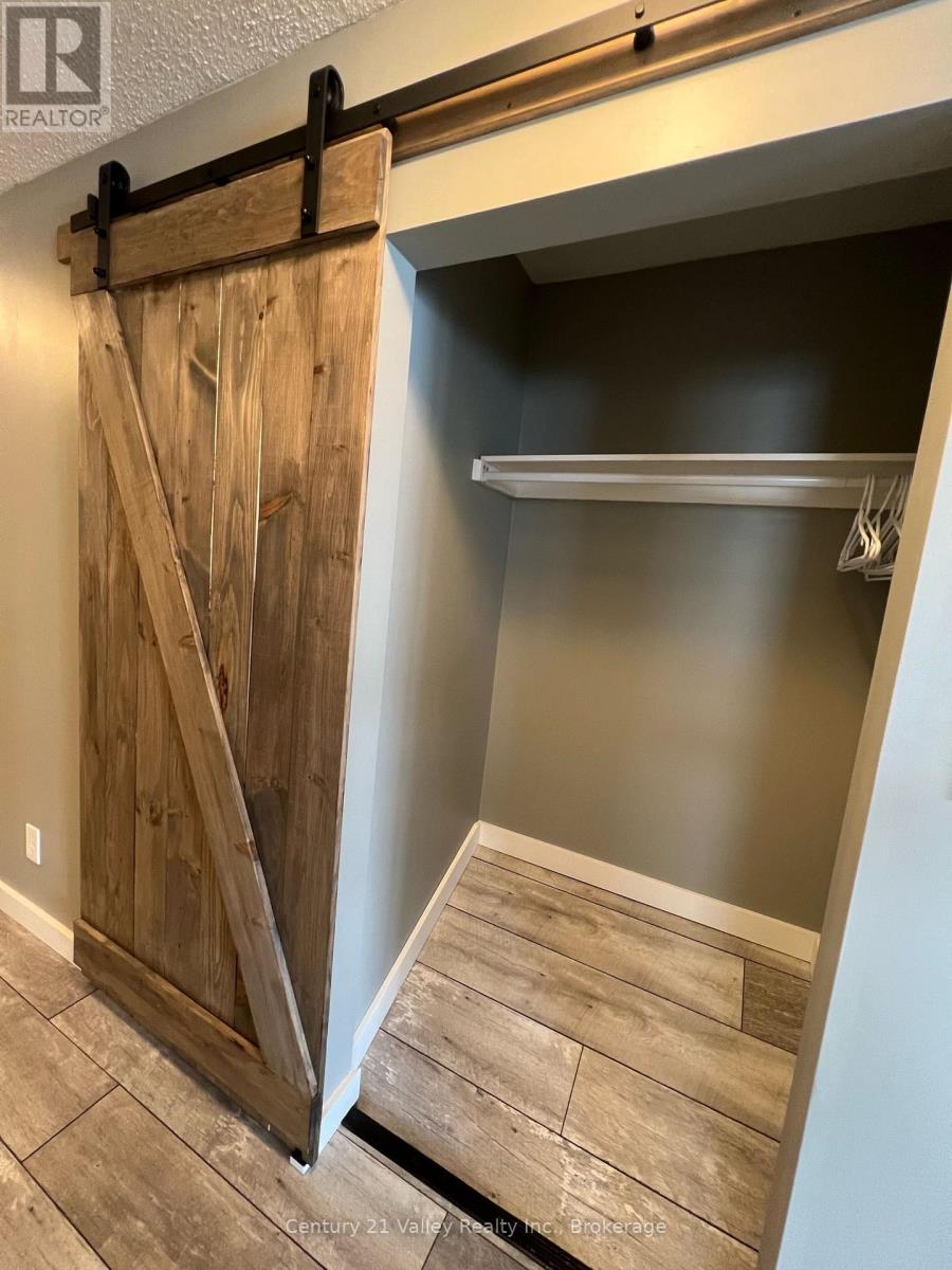 689 Fourth Street Property Photo 14