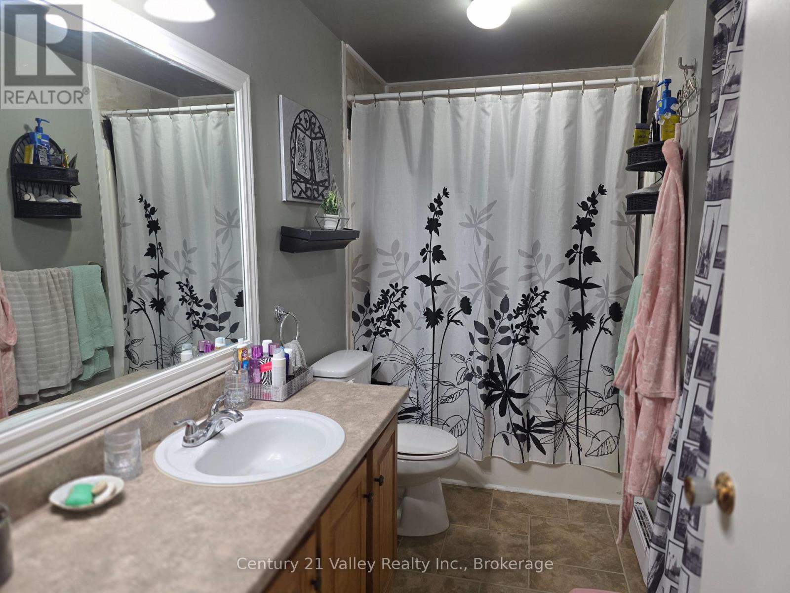689 Fourth Street Property Photo 26