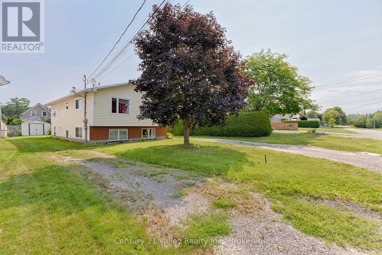 689 Fourth Street Property Photo 27