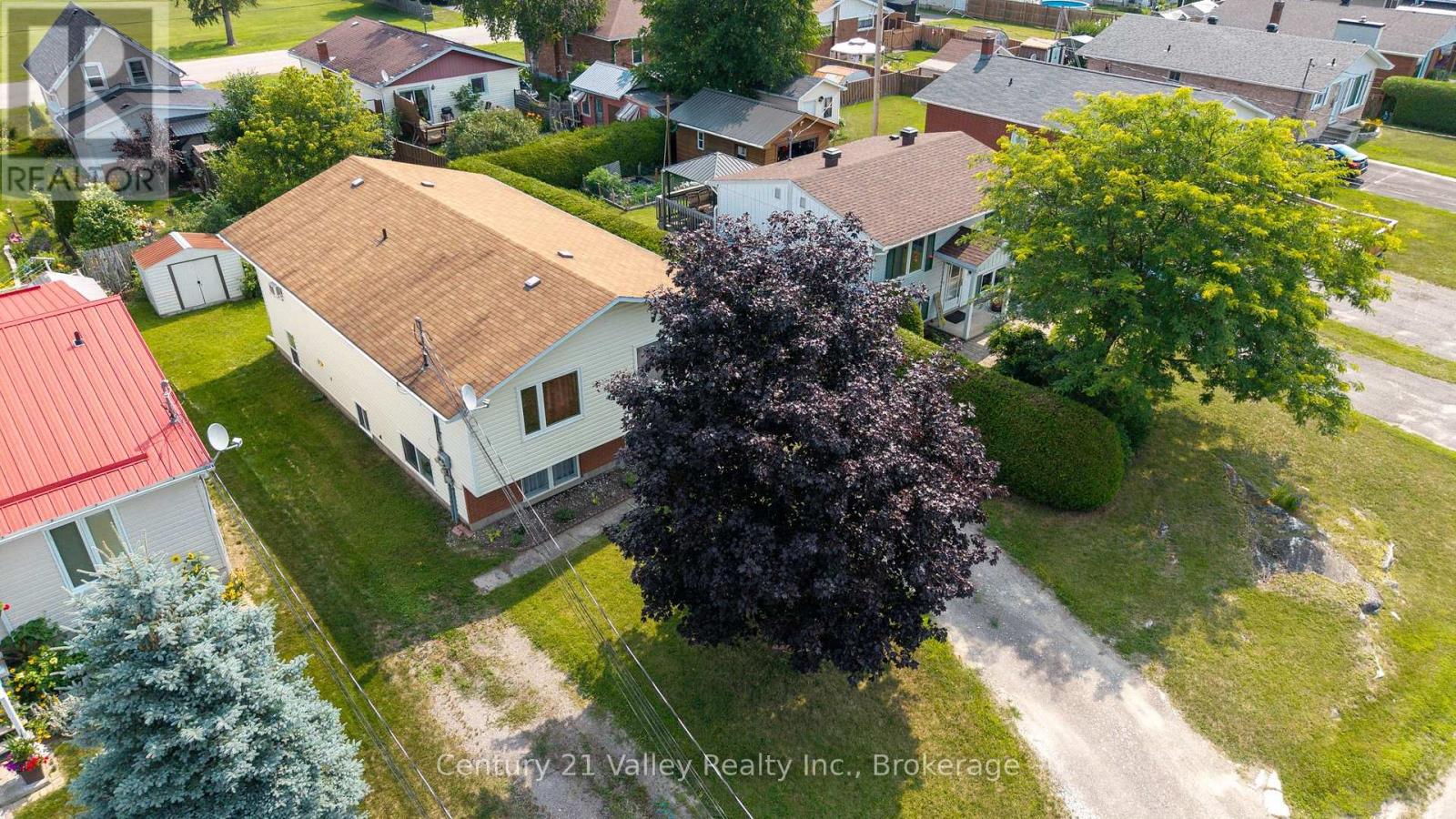 689 Fourth Street Property Photo 28