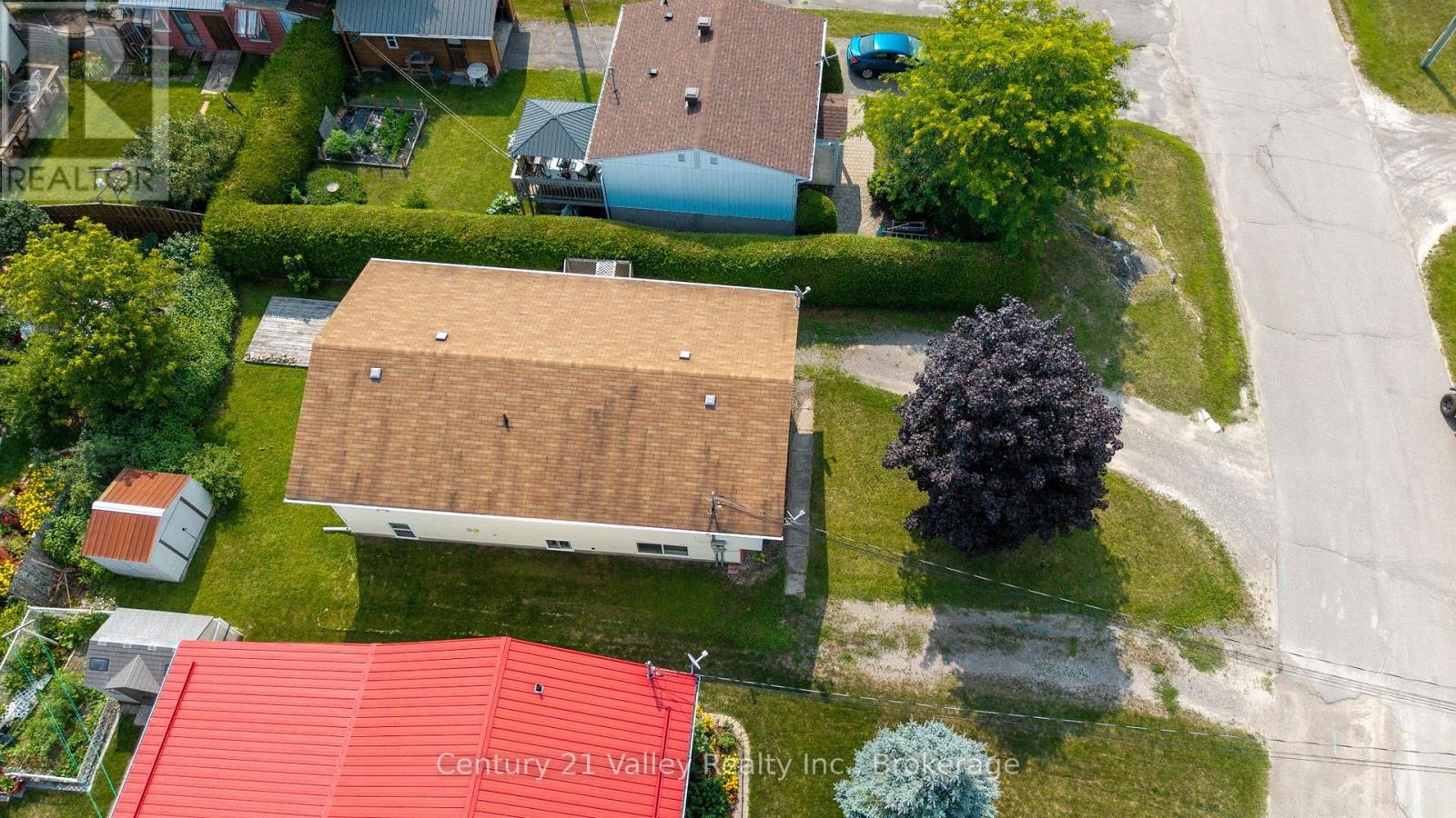 689 Fourth Street Property Photo 29