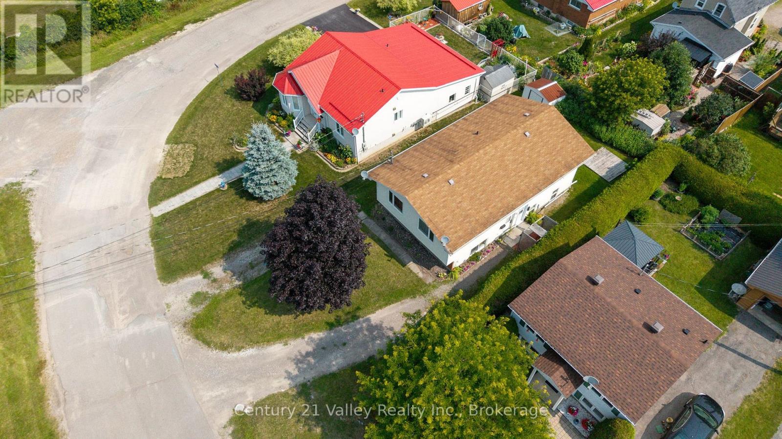 689 Fourth Street Property Photo 30