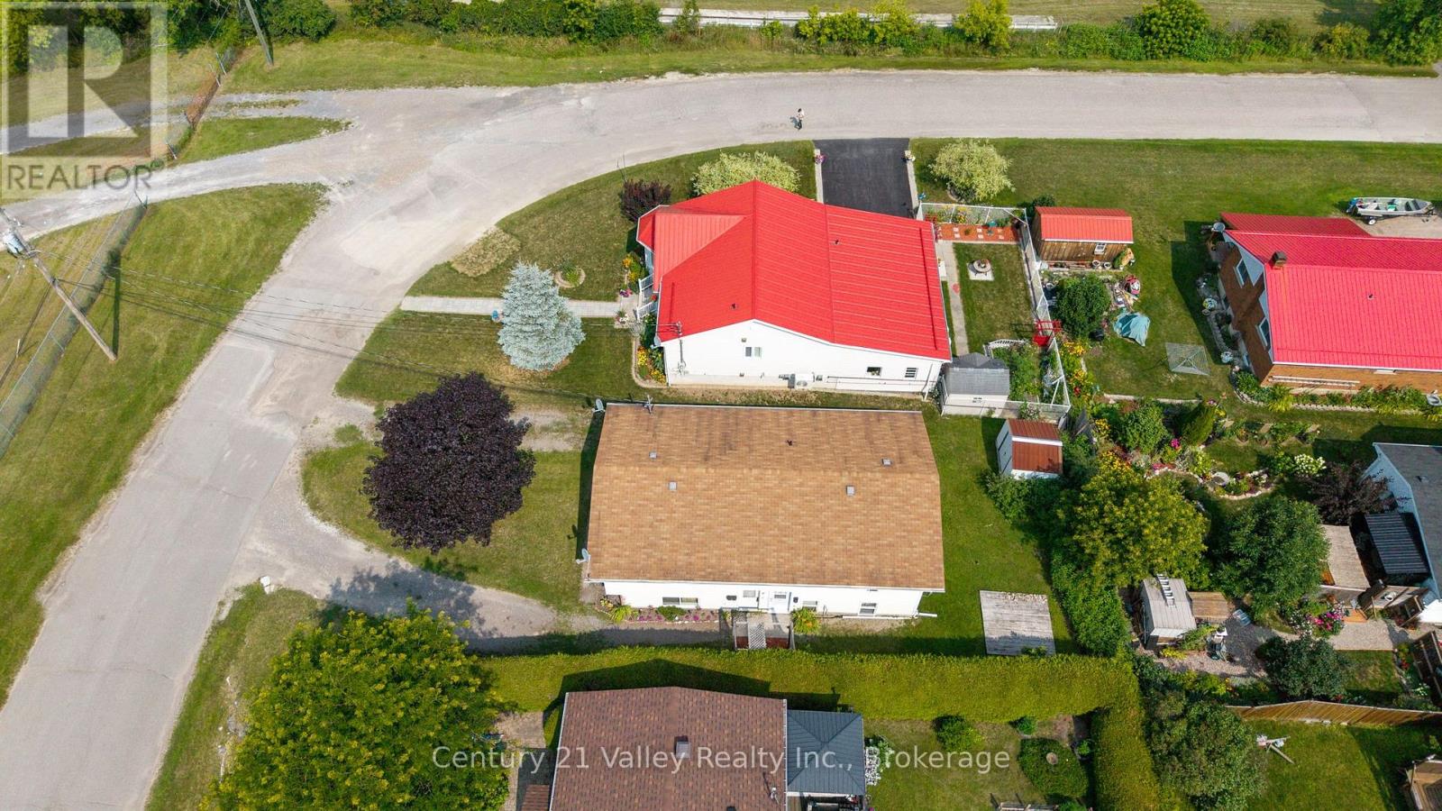689 Fourth Street Property Photo 31