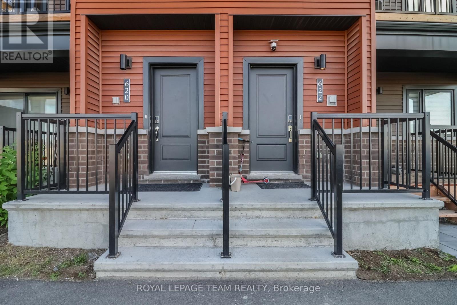 620 Parnian Private Property Photo 3