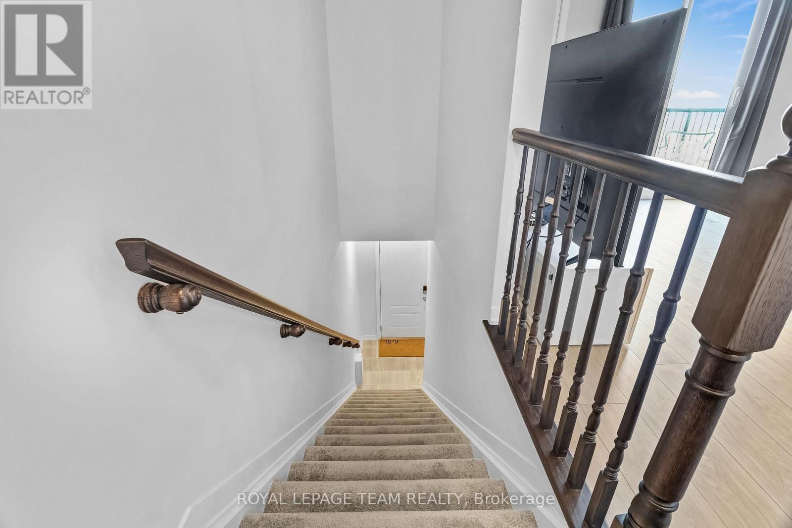 620 Parnian Private Property Photo 5
