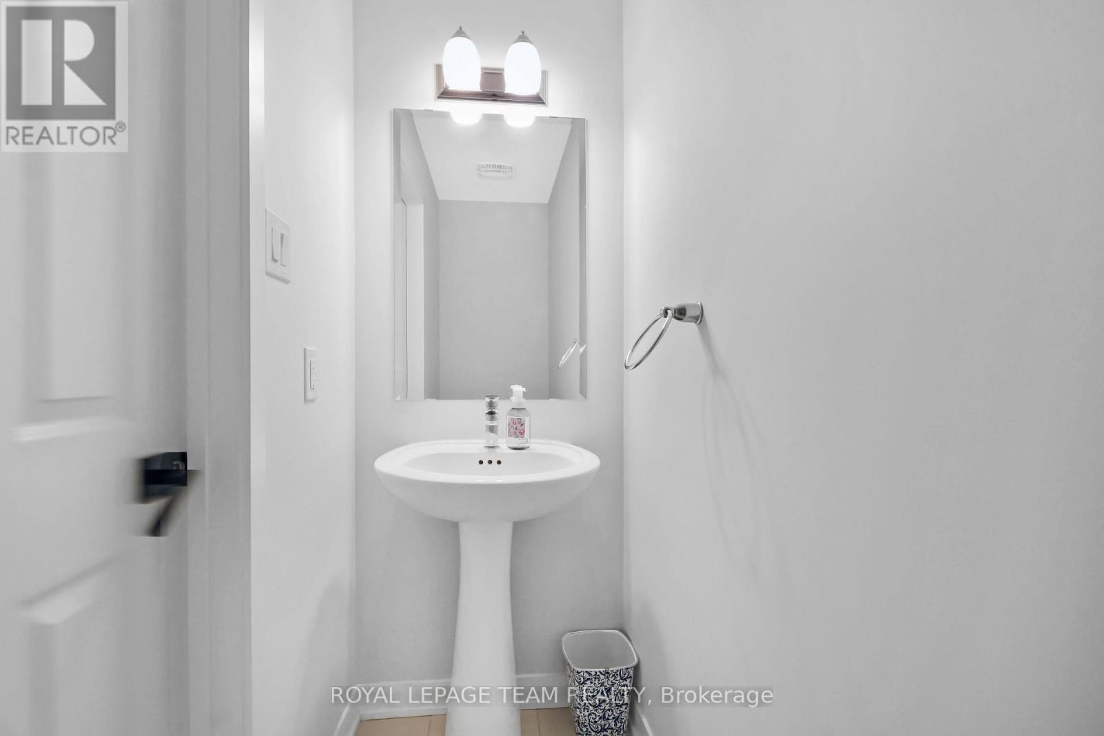 620 Parnian Private Property Photo 11