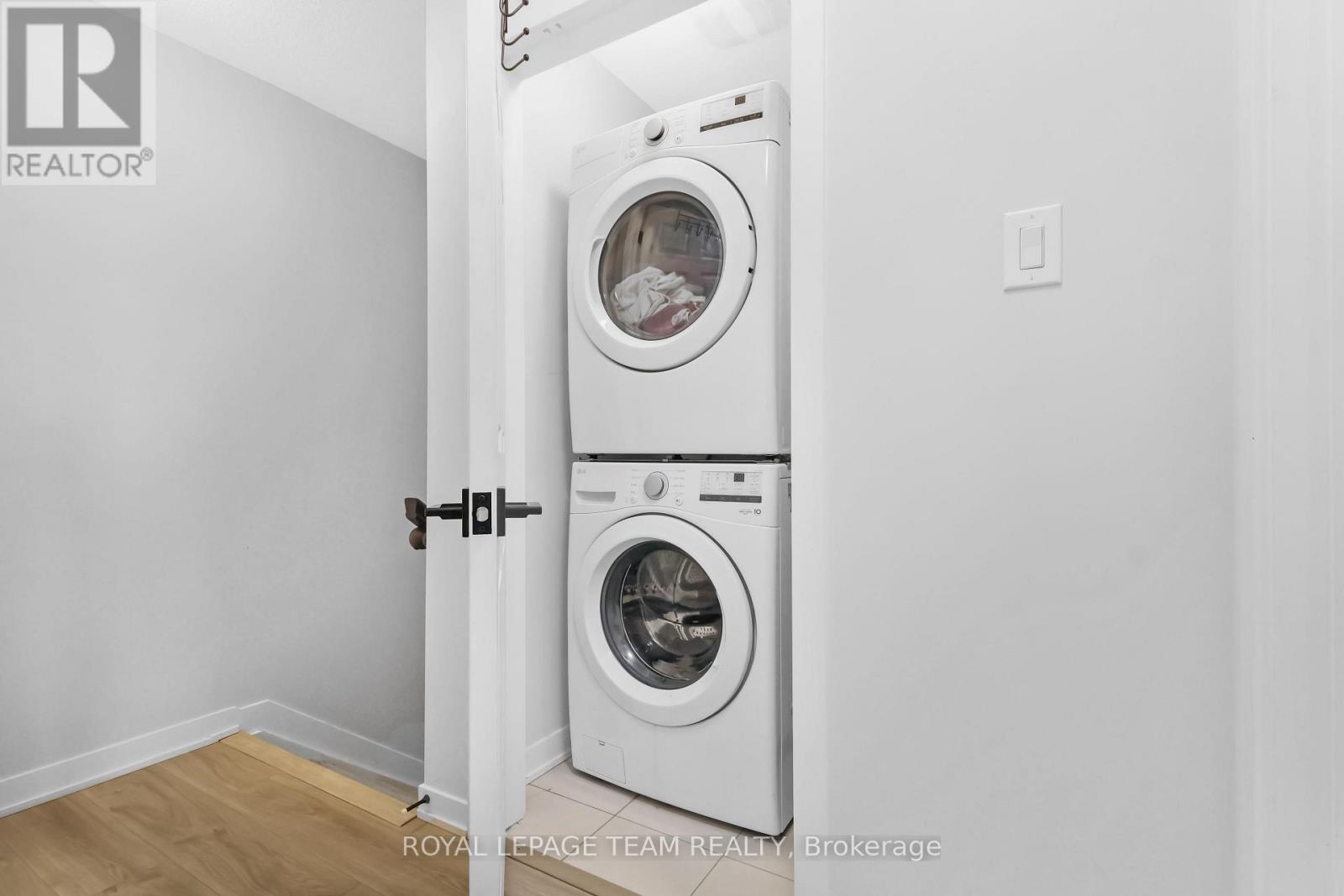 620 Parnian Private Property Photo 13