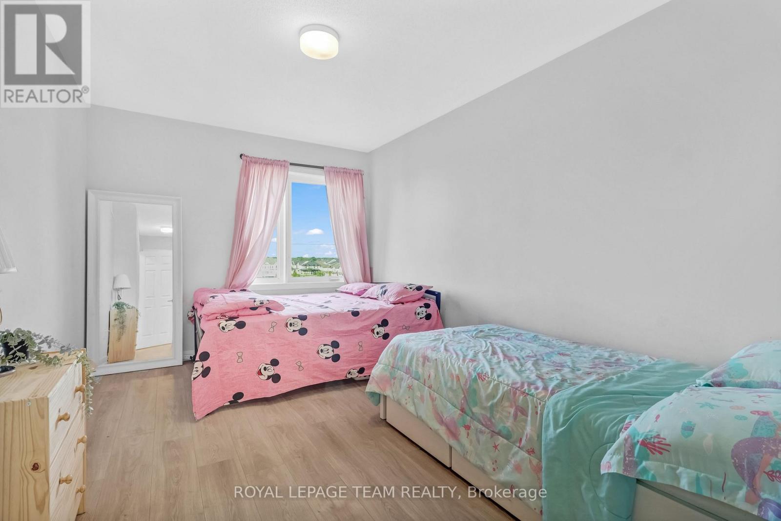 620 Parnian Private Property Photo 18