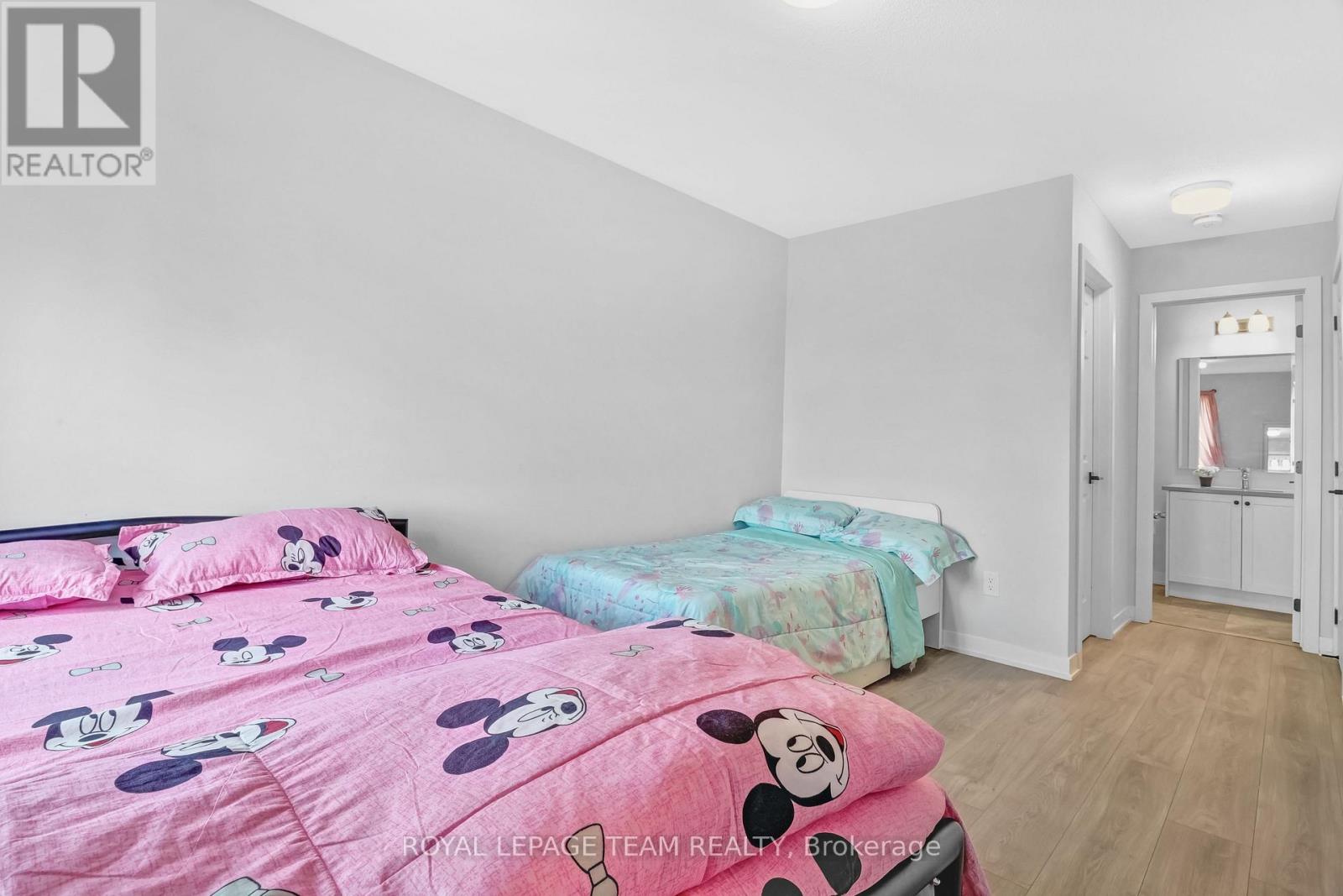 620 Parnian Private Property Photo 19