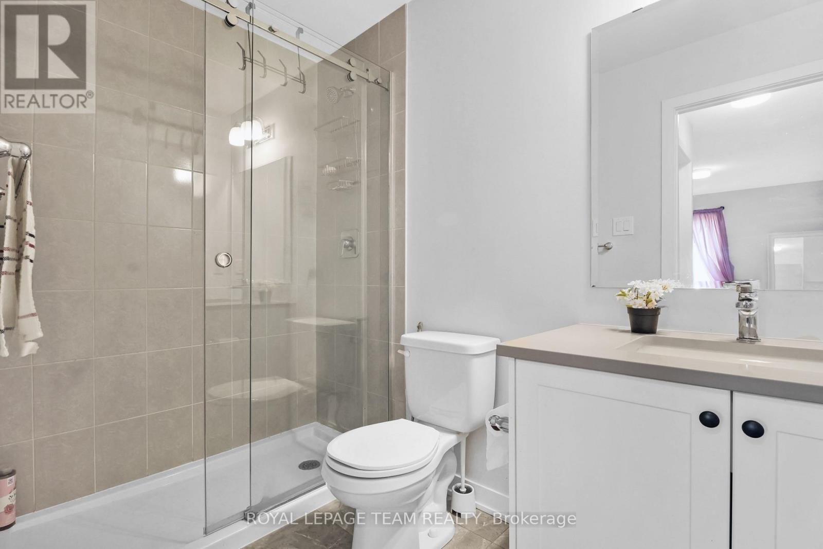620 Parnian Private Property Photo 20