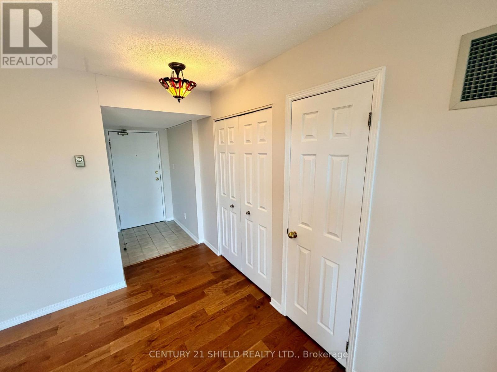 404 - 121 Water Street W Property Photo 8