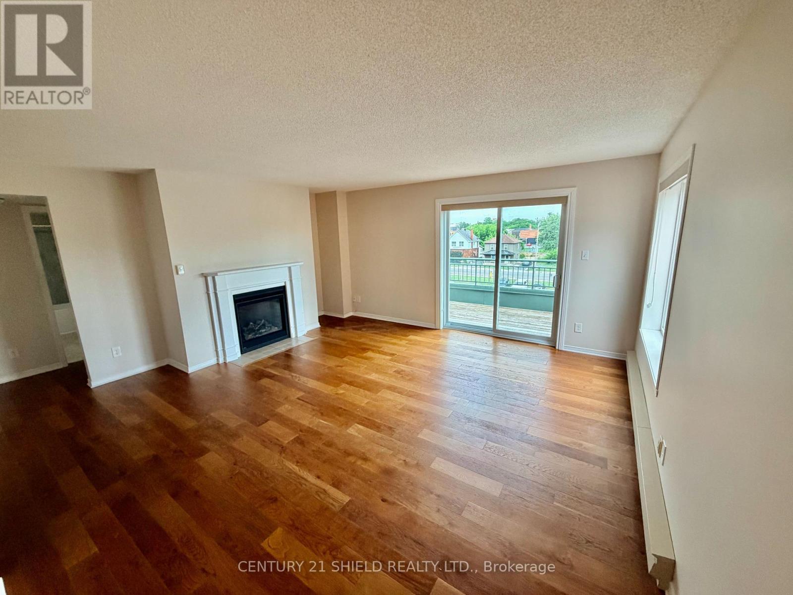 404 - 121 Water Street W Property Photo 10