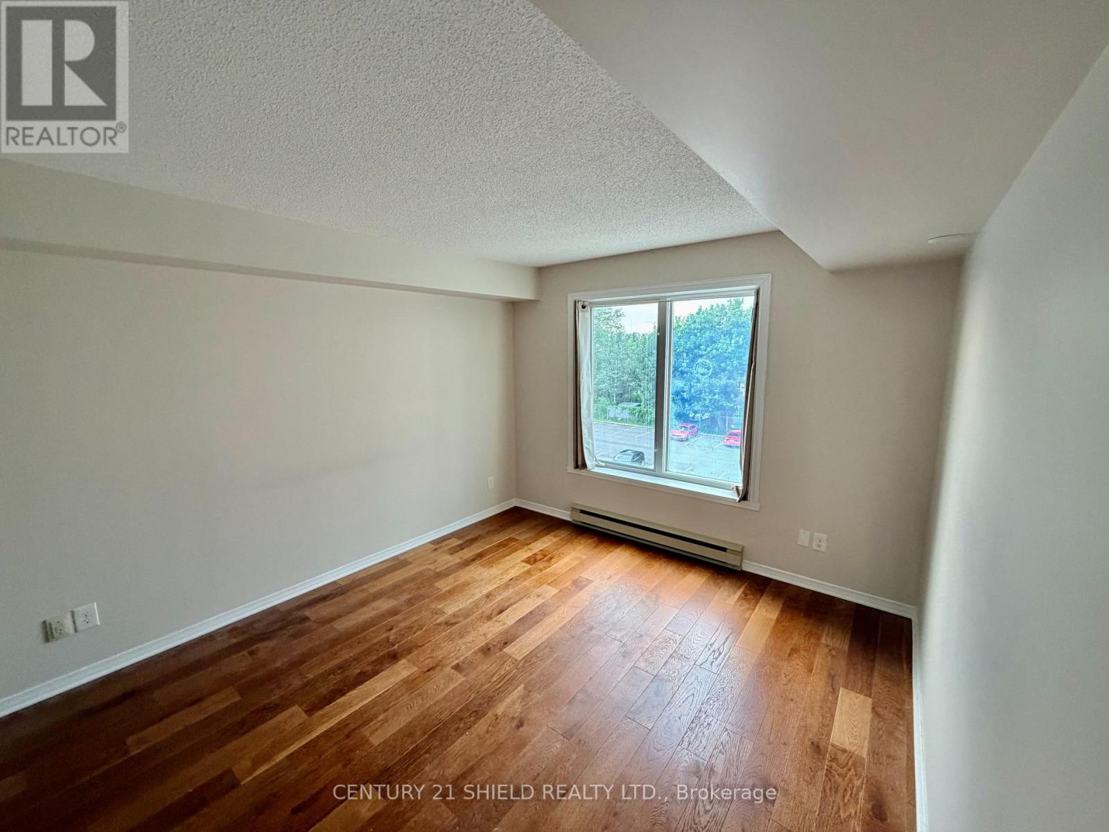 404 - 121 Water Street W Property Photo 16