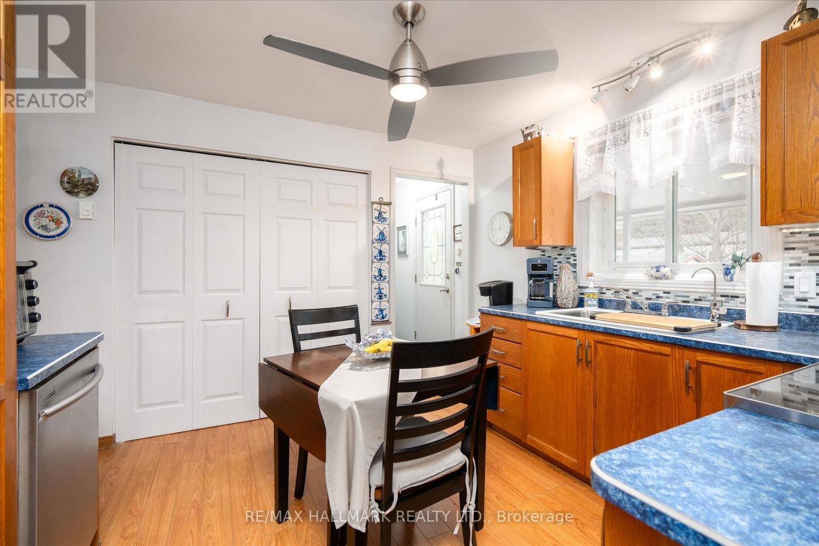 6 Seymour Street S Property Photo 10