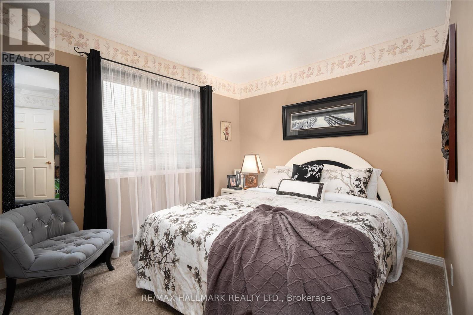 6 Seymour Street S Property Photo 20