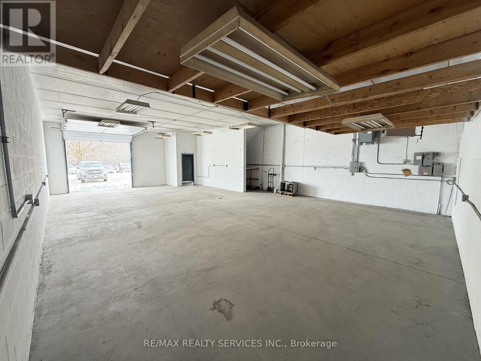 3 (main Floor) - 1033 Pattullo Avenue Property Photo 3