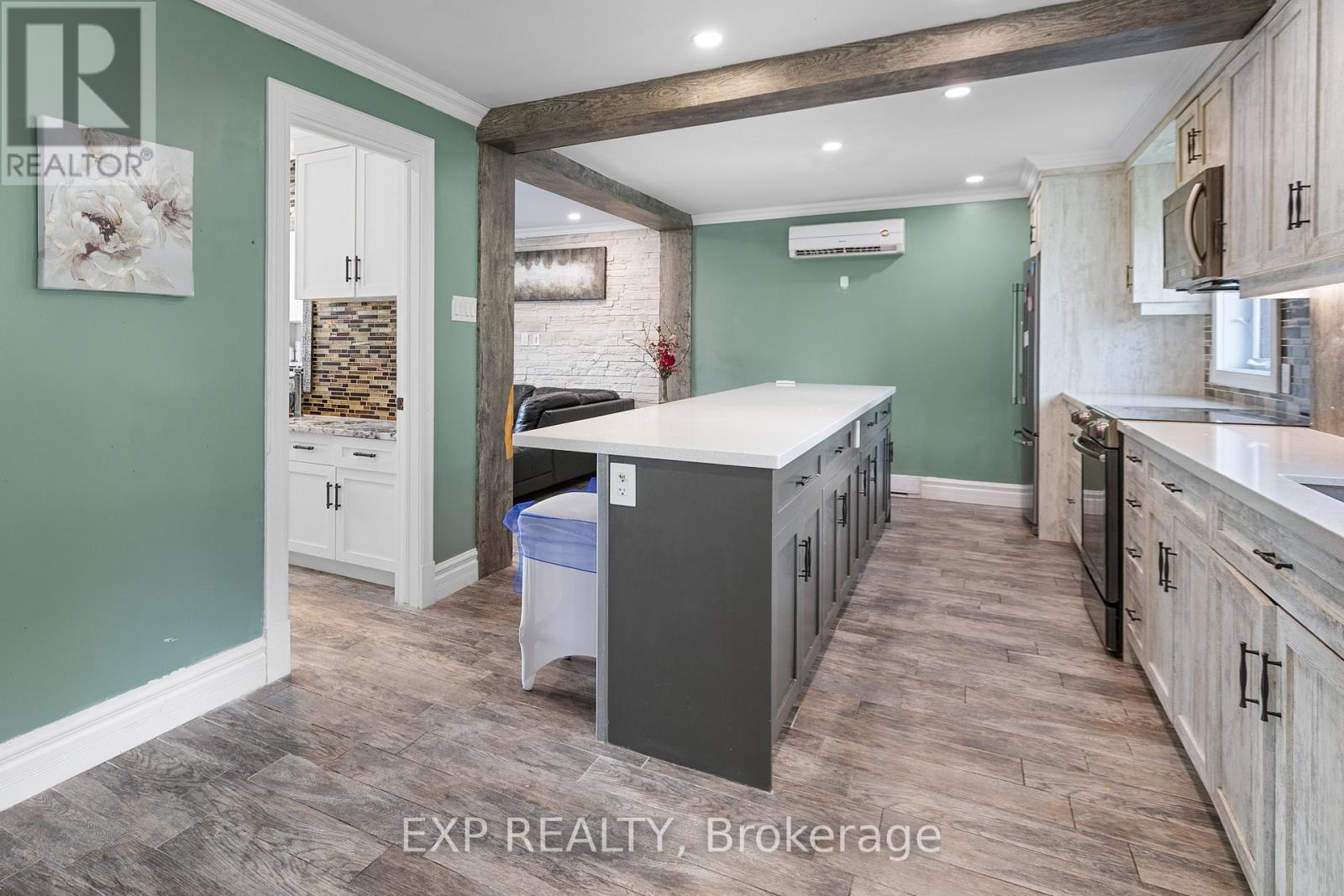 891 Lacroix Road Property Photo 8