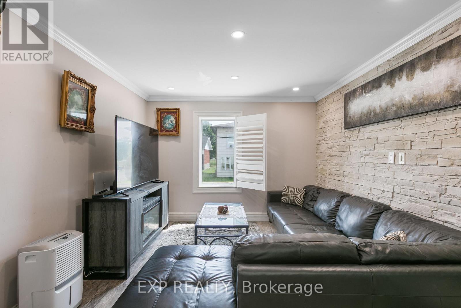 891 Lacroix Road Property Photo 15