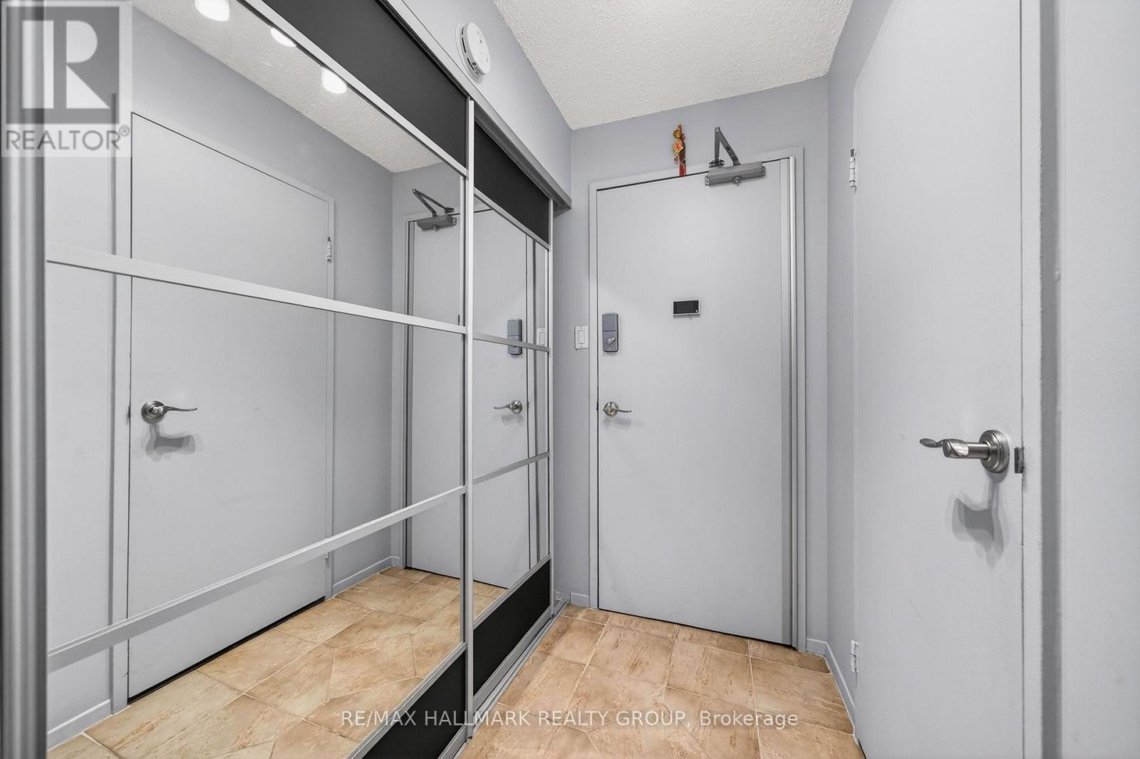 404 - 158 A Mcarthur Avenue Property Photo 5