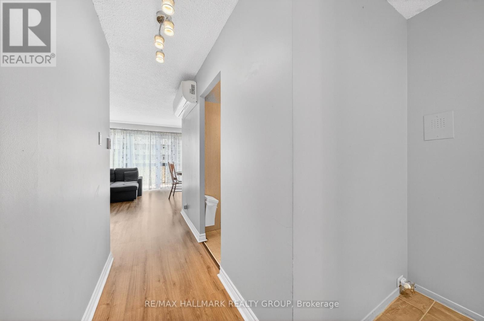 404 - 158 A Mcarthur Avenue Property Photo 6