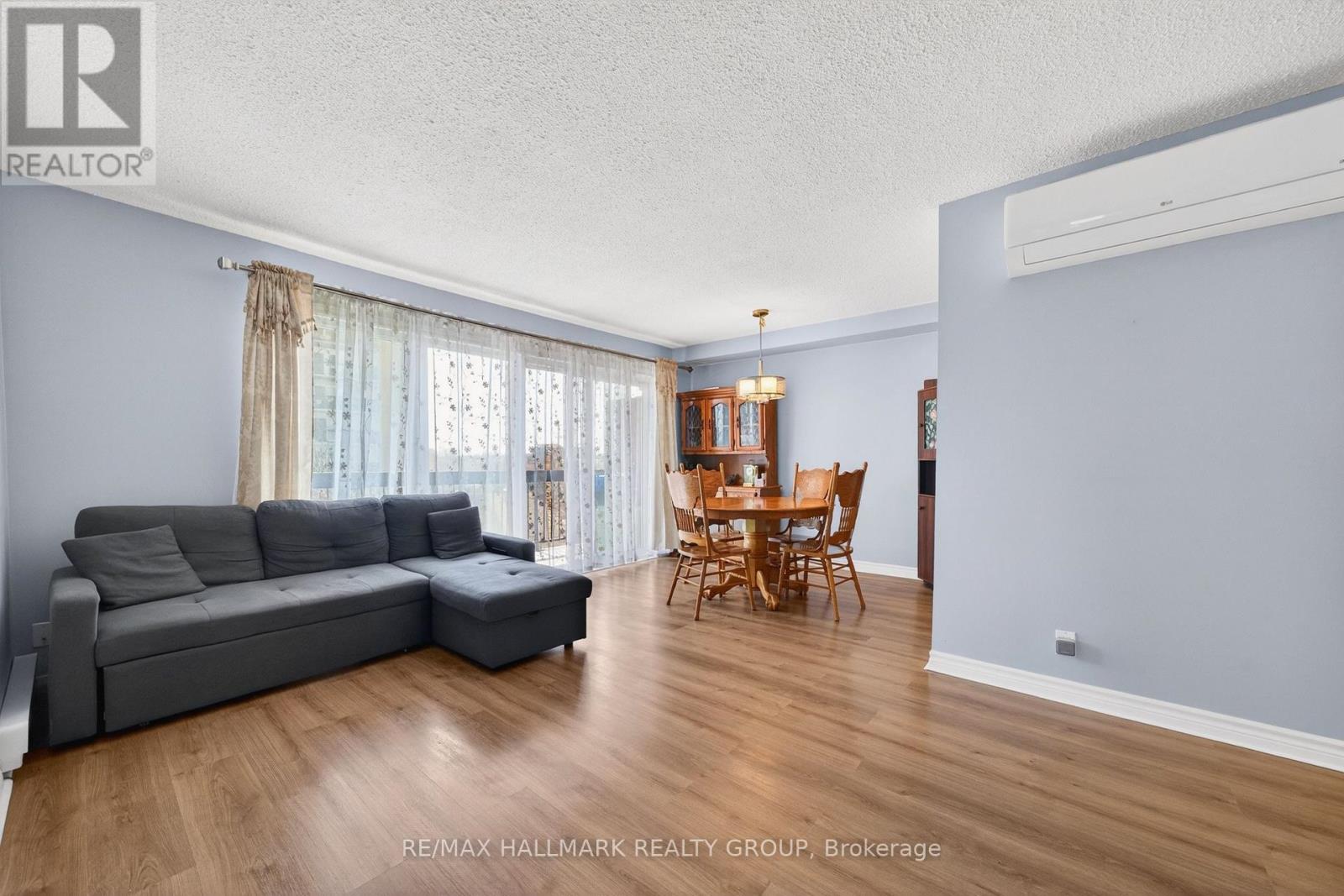 404 - 158 A Mcarthur Avenue Property Photo 7