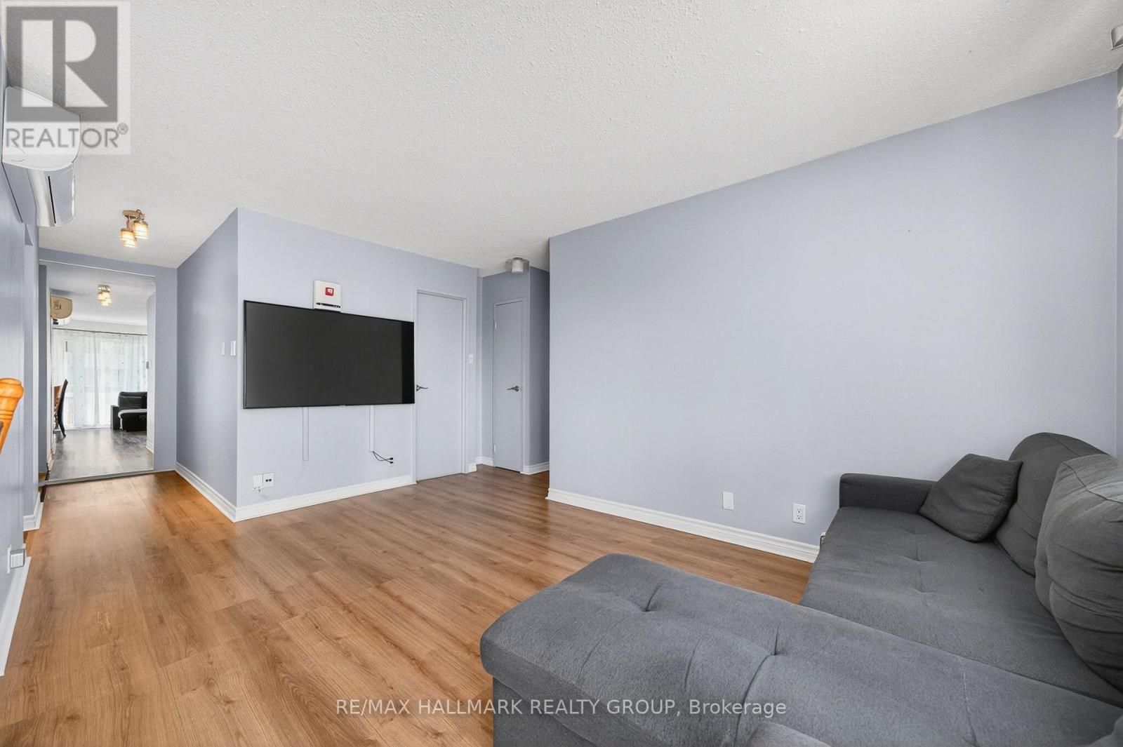 404 - 158 A Mcarthur Avenue Property Photo 9