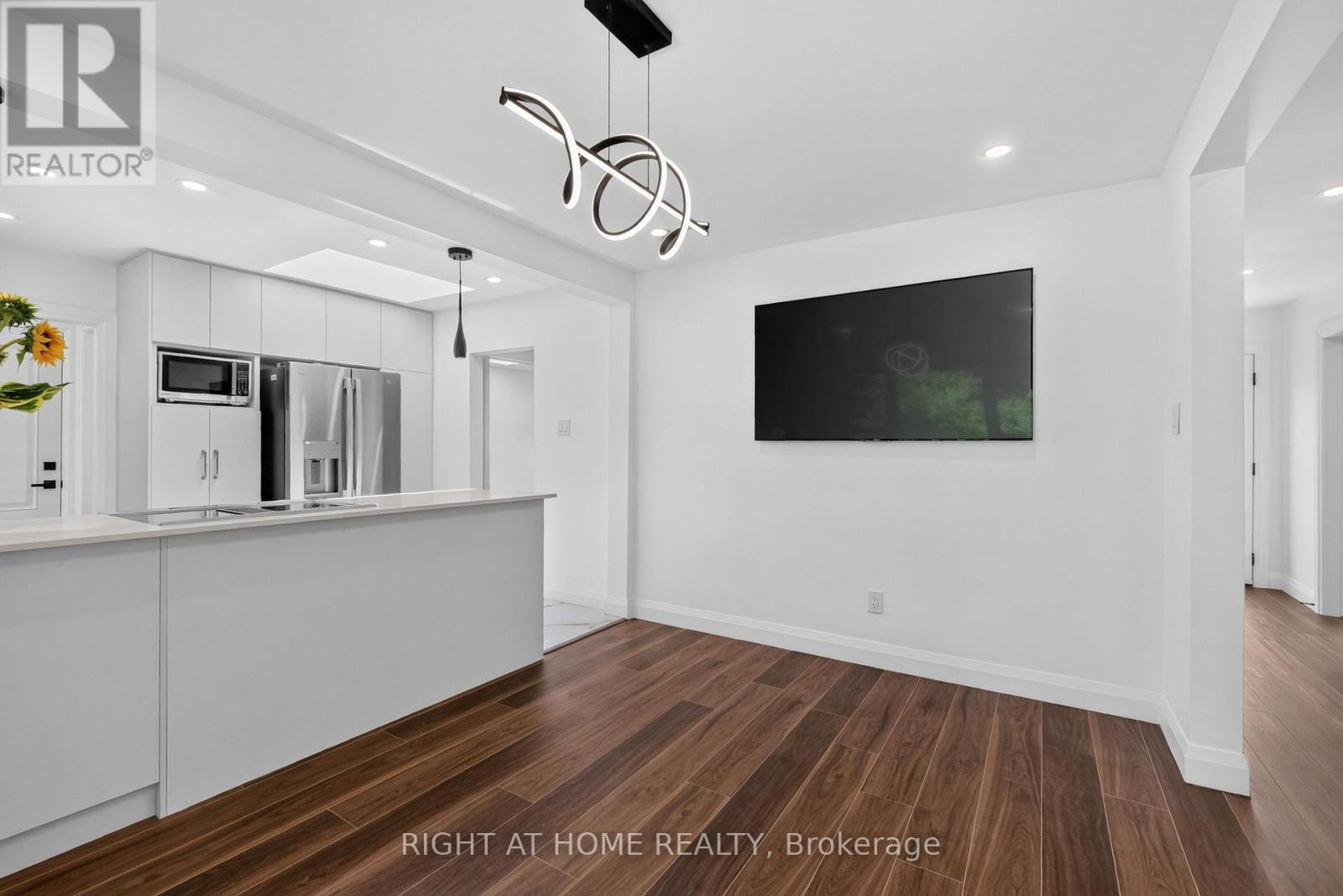 200 Island Park Drive Property Photo 11