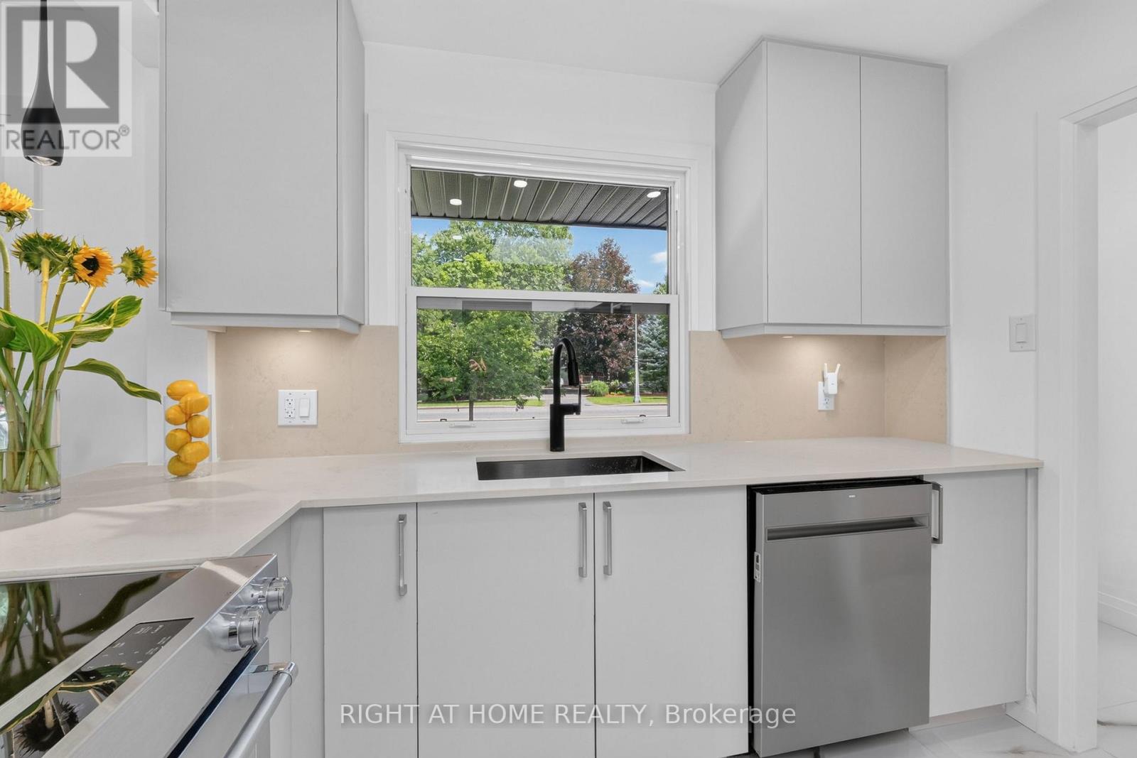 200 Island Park Drive Property Photo 16