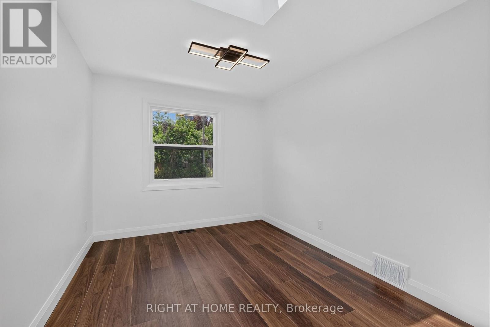 200 Island Park Drive Property Photo 29