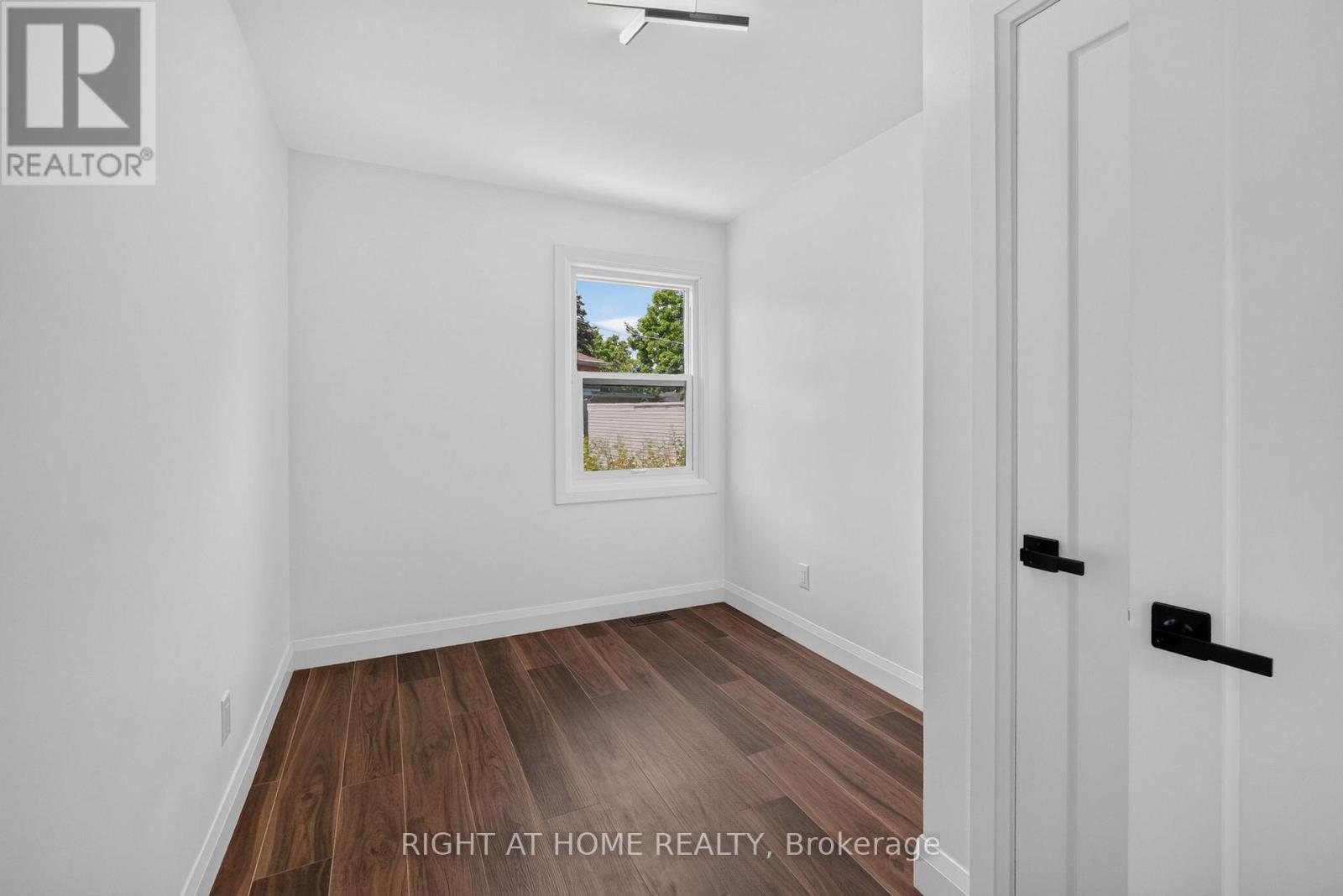 200 Island Park Drive Property Photo 37